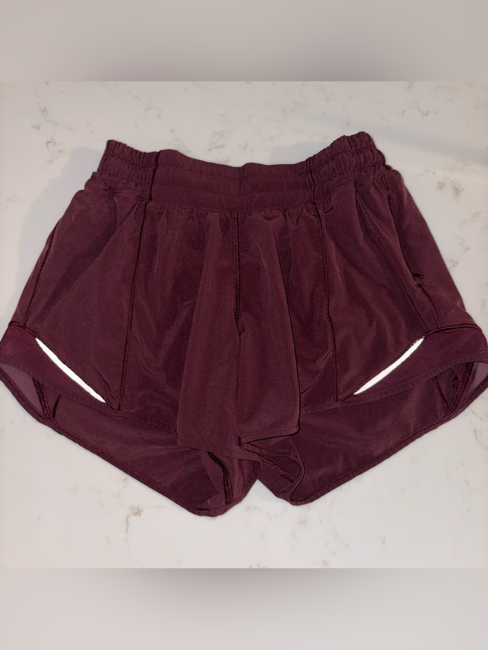 lululemon athletica hotty hot II short